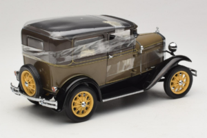 Ford Model A Tudor Chicle Drab Motor City 1:18 41003 Метал — снимка 2 от 6