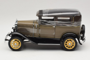 Ford Model A Tudor Chicle Drab Motor City 1:18 41003 Метал — снимка 3 от 6