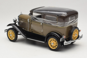 Ford Model A Tudor Chicle Drab Motor City 1:18 41003 Метал — снимка 5 от 6