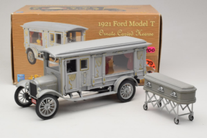 Ford Model T Ornate Carved Hearse Precision Miniatures 1:18 PMSC-07G Метал — снимка 8 от 8