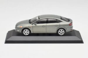 Ford Mondeo Mk3 Sedan Сив Metallic Minichamps 1:43 IND403086003 Метал