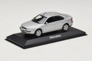 Ford Mondeo Mk3 Седан Сребърен Minichamps 1:43 MONDEO005 Метал — снимка 2 от 4