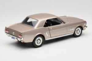 Ford Mustang 1964 1/2 Сребрист Mira 1:18 6127 Метал — снимка 3 от 8