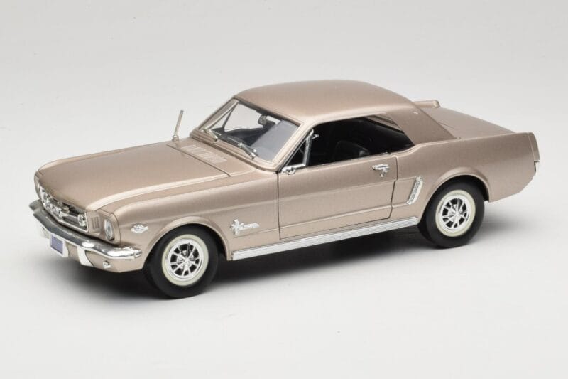 Ford Mustang 1964 1/2 Сребрист Mira 1:18 6127 Метал
