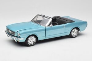 Ford Mustang Кабриолет Arcadian Blue Revell 1:18 8832-F1 Метал