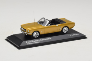 Ford Mustang Кабриолет Златен Minichamps 1:43 400082432 Метал — снимка 2 от 4