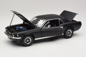 Ford Mustang Creed Movie GreenLight 1:18 13611 Метал — снимка 2 от 8