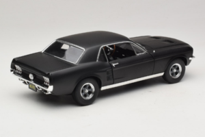 Ford Mustang Creed Movie GreenLight 1:18 13611 Метал — снимка 3 от 8