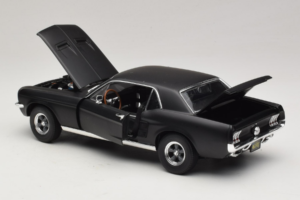 Ford Mustang Creed Movie GreenLight 1:18 13611 Метал — снимка 5 от 8