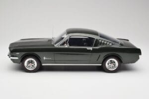 Ford Mustang Fastback Ivy Green Otto 1:12 G079 Смола — снимка 3 от 6