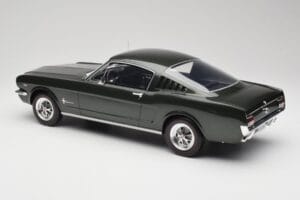 Ford Mustang Fastback Ivy Green Otto 1:12 G079 Смола — снимка 5 от 6