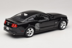 Ford Mustang GT Черен Drive Movie GreenLight 1:18 13609 Метал — снимка 3 от 8