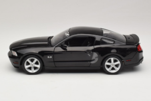 Ford Mustang GT Черен Drive Movie GreenLight 1:18 13609 Метал — снимка 4 от 8