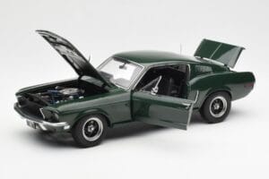 Ford Mustang GT Bullitt Зелен AUTOart 1:18 72812 Метал — снимка 2 от 8