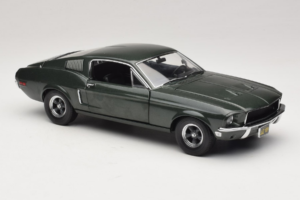 Ford Mustang GT Bullitt с Фигурка на Steve McQueen Greenlight 1:18 12885 Метал — снимка 6 от 8