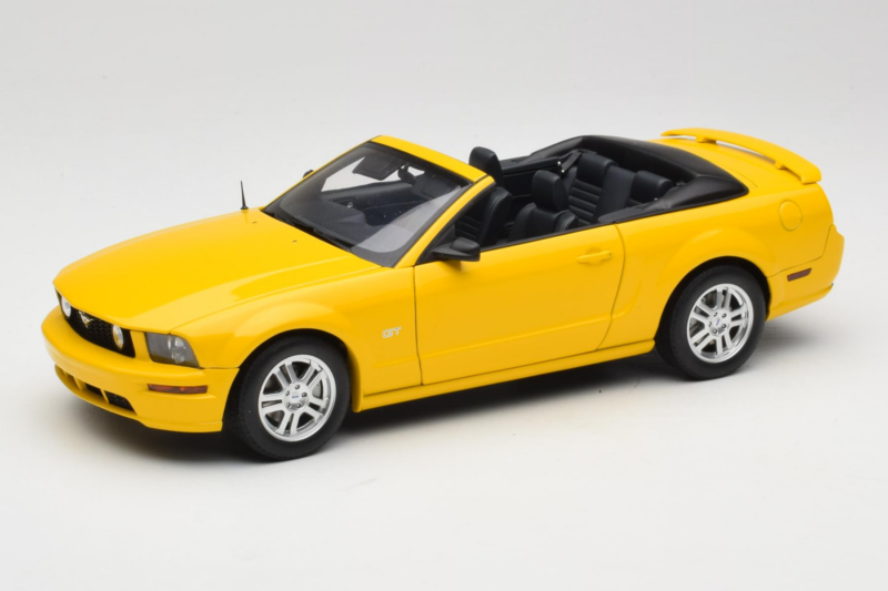Ford Mustang GT S197 Кабриолет Screaming Yellow AUTOart 1:18 73062 Метал