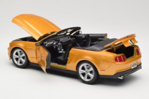 Ford Mustang GT S197 Кабриолет Златен Maisto 1:18 31158 Метал — снимка 4 от 7