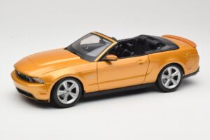 Ford Mustang GT S197 Кабриолет Златен Maisto 1:18 31158 Метал