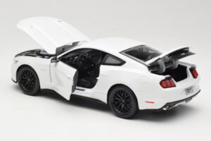 Ford Mustang GT S550 Бял Maisto 1:18 31197 Метал — снимка 5 от 8