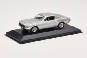 Ford Mustang GT Сребърен Minichamps 1:43 FORD001 Метал — снимка 2 от 4