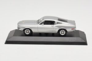 Ford Mustang GT Сребърен Minichamps 1:43 FORD001 Метал