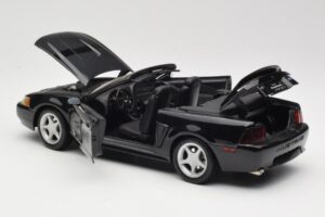 Ford Mustang GT SN95 Кабриолет Черен Maisto 1:18 50328 Метал — снимка 5 от 8