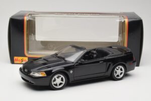 Ford Mustang GT SN95 Кабриолет Черен Maisto 1:18 50328 Метал — снимка 8 от 8