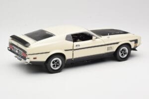 Ford Mustang Mach 1 Бял Sun Star 1:18 3602 Метал — снимка 3 от 8