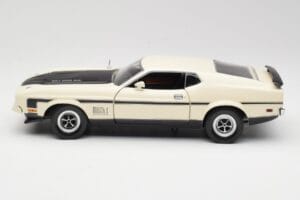 Ford Mustang Mach 1 Бял Sun Star 1:18 3602 Метал — снимка 4 от 8