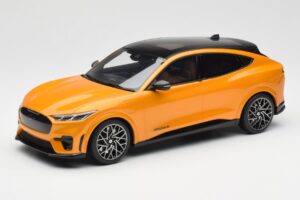 Ford Mustang Mach-E GT Performance Cyber Оранжев Otto 1:18 OT983 Смола