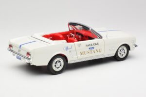 Ford Mustang Pace Car Wimbledon White Solido 1:18 81578 Метал — снимка 3 от 8