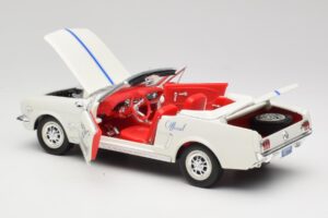 Ford Mustang Pace Car Wimbledon White Solido 1:18 81578 Метал — снимка 5 от 8
