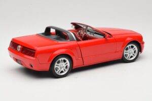 Ford Mustang S197 GT Кабриолет Червен Beanstalk Group 1:18 FOR10016R Метал — снимка 3 от 8