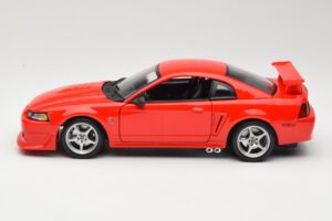 Ford Mustang SVT Cobra R SN95 Червен Maisto 1:18 531872 Метал — снимка 4 от 8