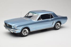 Ford Mustang V8 Hardtop Pony GT Silver Blue GT Spirit 1:12 G089 Смола