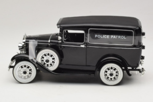 Ford Panel Car Police Patrol Signature Models 1:18 18143 Метал — снимка 3 от 6