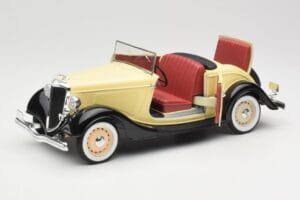 Ford Roadster Dearborn Yellow Solido 1:18 8008 Метал — снимка 2 от 8