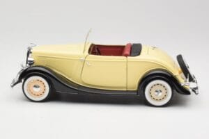 Ford Roadster Dearborn Yellow Solido 1:18 8008 Метал — снимка 4 от 8