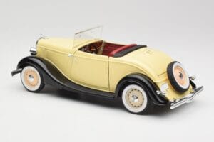 Ford Roadster Dearborn Yellow Solido 1:18 8008 Метал — снимка 7 от 8