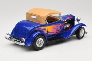 Ford Roadster Street Rod Син with Fire Road Signature 1:18 92249 Метал — снимка 3 от 8
