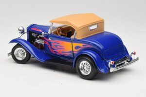 Ford Roadster Street Rod Син with Fire Road Signature 1:18 92249 Метал — снимка 7 от 8