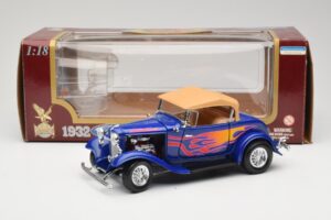Ford Roadster Street Rod Син with Fire Road Signature 1:18 92249 Метал — снимка 8 от 8