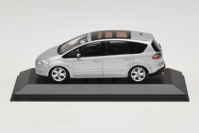 Ford S-Max Сребърен Minichamps 1:43 SMAX001 Метал