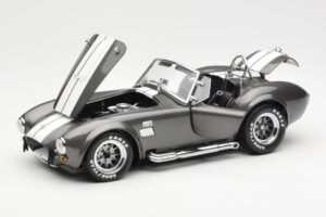 Ford Shelby Cobra 427 S/C Сив Металик С Бели Ивици Kyosho 1:18 08045GRW Метал — снимка 2 от 8