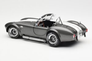 Ford Shelby Cobra 427 S/C Сив Металик С Бели Ивици Kyosho 1:18 08045GRW Метал — снимка 7 от 8