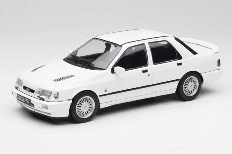 Ford Sierra RS Cosworth 4x4 Бял MCG 1:18 MCG18353 Метал