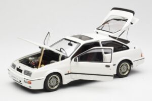 Ford Sierra RS Cosworth Бял AUTOart 1:18 72862 Метал — снимка 2 от 8