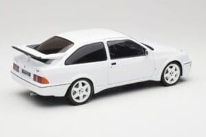 Ford Sierra RS Cosworth Бял IXO 1:18 18CMC121 Метал — снимка 2 от 6