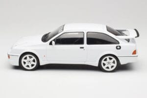 Ford Sierra RS Cosworth Бял IXO 1:18 18CMC121 Метал — снимка 3 от 6