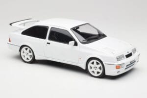 Ford Sierra RS Cosworth Бял IXO 1:18 18CMC121 Метал — снимка 4 от 6